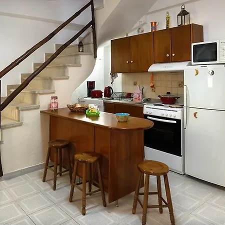 Amyrsa's House Of Character *